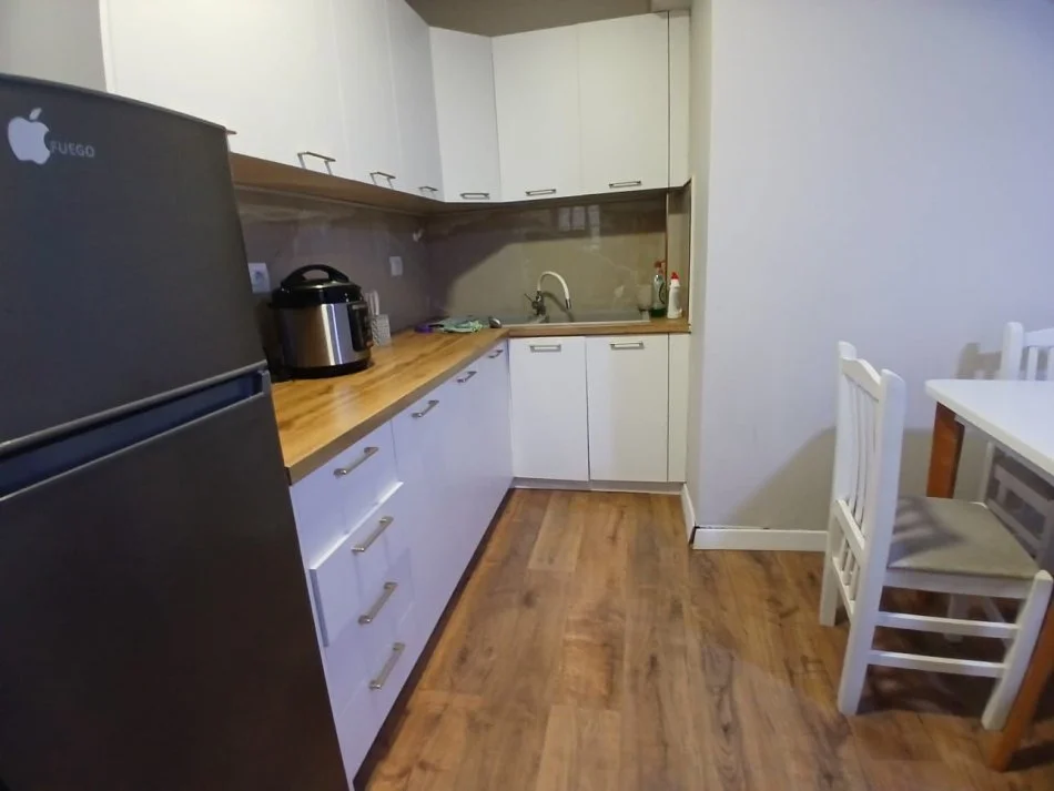 Tirane, jepet me qera apartament 1+1+Ballkon Kati 2, 60 m² 500 € (Zogu i Zi Rr.Muhamet Gjollesha)