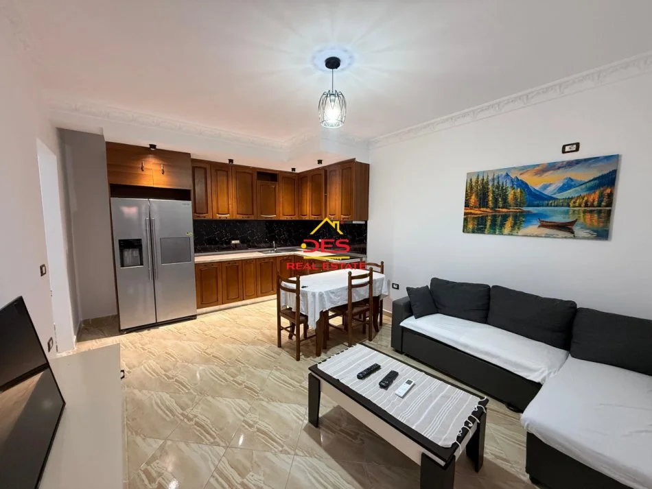 Vlore, jepet me qera apartament 2+1+Ballkon Kati 3, 72 m² 158.000 € (Rruga Murat Tërbaçi)