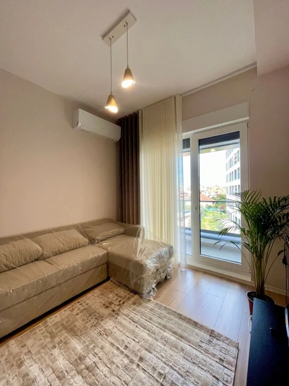 Tirane, jepet me qera apartament 1+1 , 65 m² 642 € (rruga Frosina Plaku)
