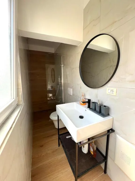 Tirane, jepet me qera apartament Kati 5, 80 m² 800 € 