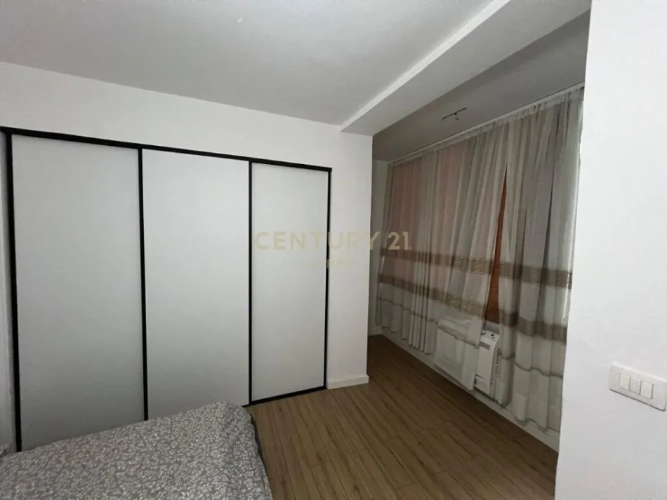 Tirane, shitet apartament 1+1 Kati 3, 83 m² 133.000 € (Selit)