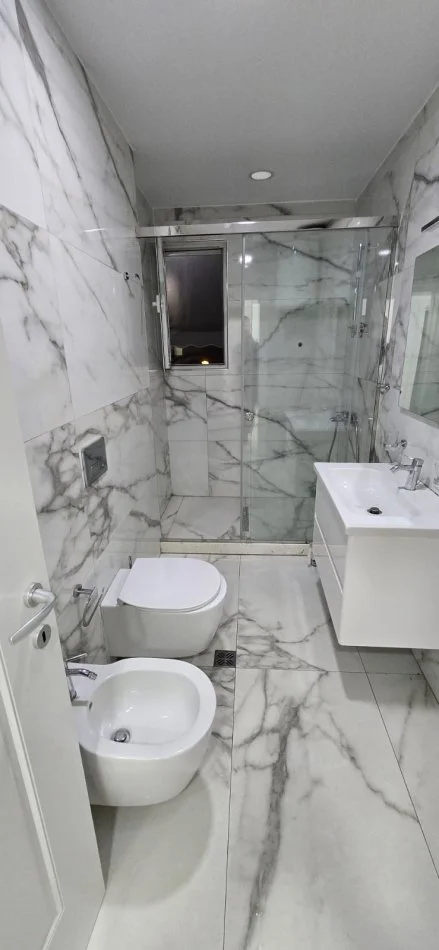 Tirane, shitet apartament 2+1 Kati 3, 85 m² 158.000 € (Rruga Kavajes)