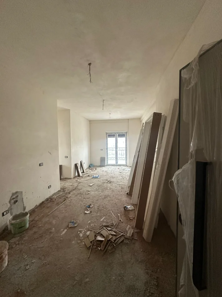 Tirane, shitet apartament 1+1 Kati 2, 76 m² 122.000 € (TIRANA PORTA E RE)