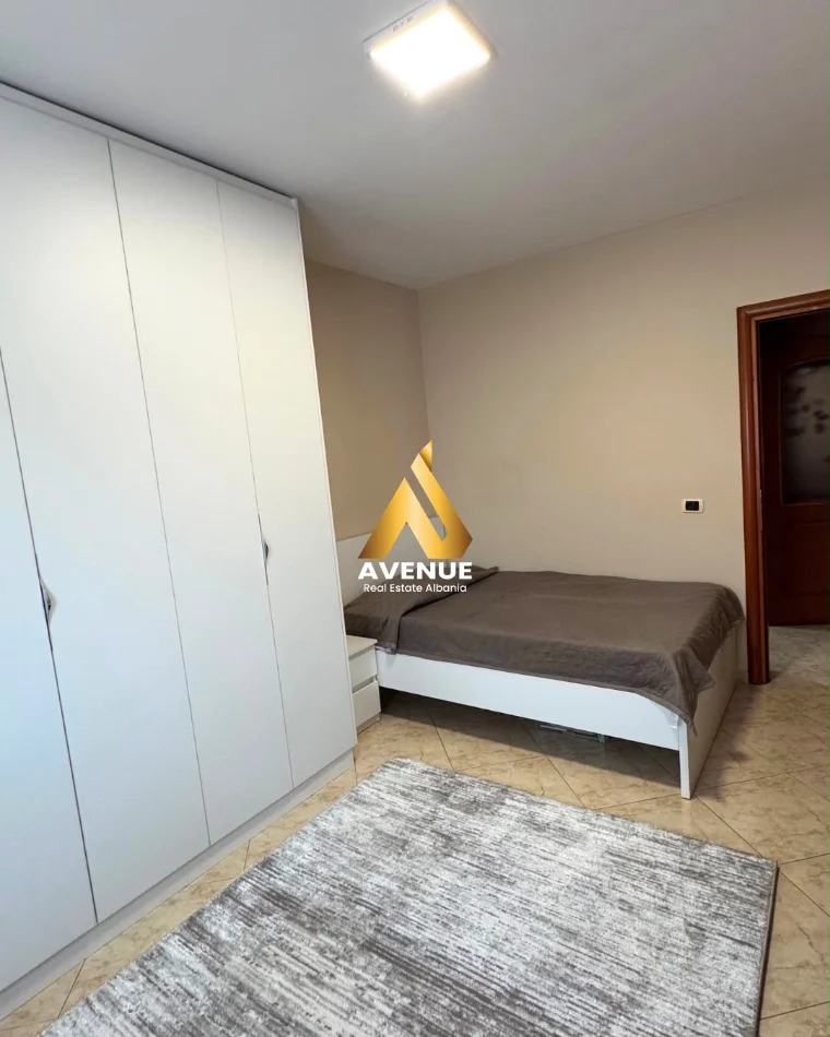 Tirane, jepet me qera apartament 2+1+Ballkon , 95 m² 750 € (Rruga Muhamet Gjollesha)