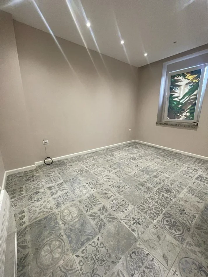 Tirane, jepet me qera apartament 2+1+Ballkon Kati 1, 63 m² 700 € (Stadiumi Dinamo)
