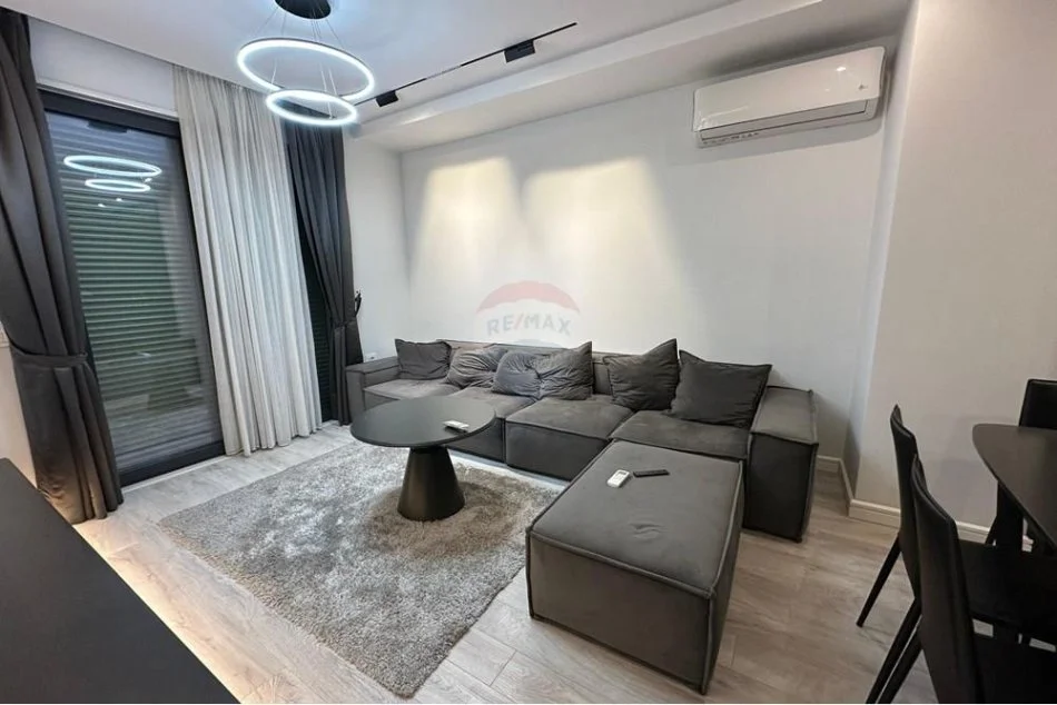 jepet me qera , 85 m² 750 € (Apartament 2+1+2 per qira Porcelan)