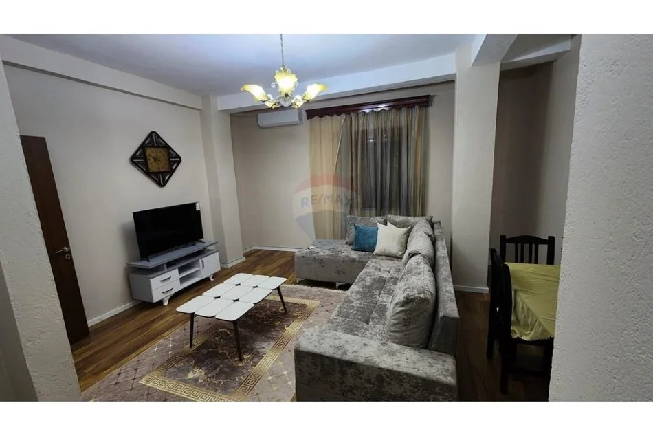 jepet me qera , 105 m² 700 € (Apartament 2+1 Me Qira Myslym Shyri)