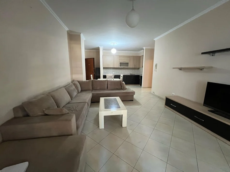 Tirane, shitet apartament 2+1+Ballkon Kati 1, 113 m²  € (Don Bosko)