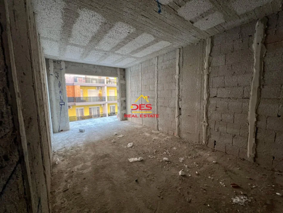 Vlore, shitet apartament 2+1+Ballkon Kati 3, 87 m² (Rruga Aleksandër Moisiu)