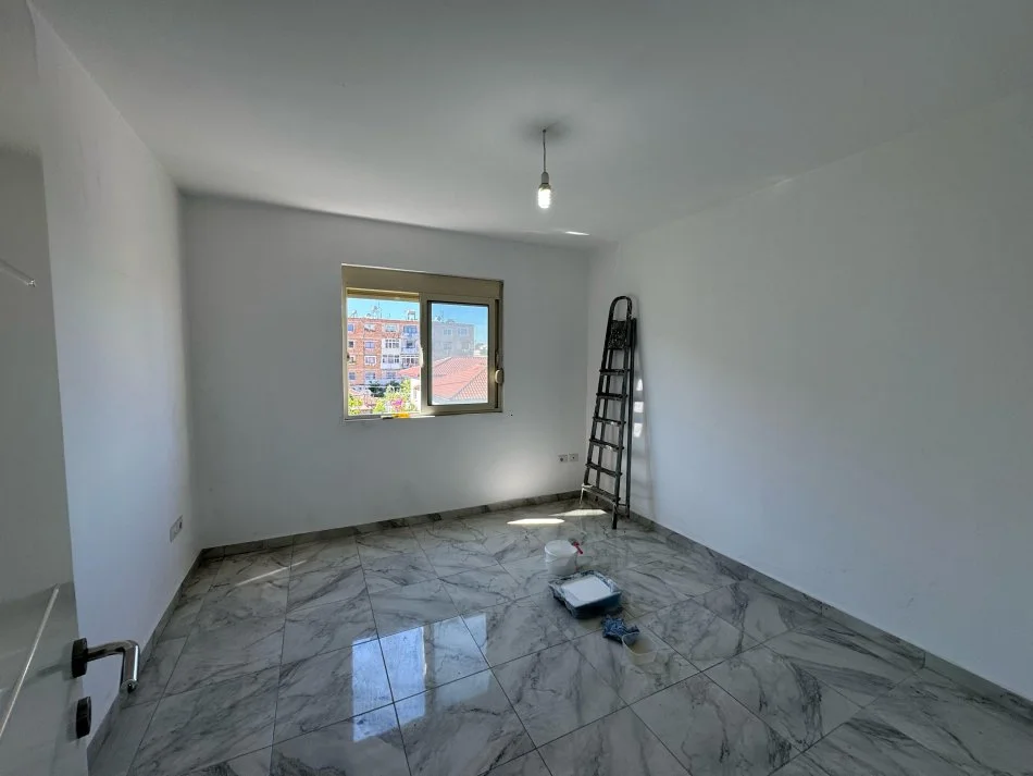 Tirane, jepet me qera apartament 2+1 Kati 3, 75 m² 350 € (Allias)