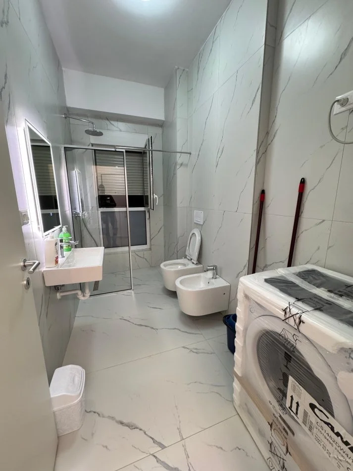 Tirane, jepet me qera apartament 1+1 Kati 5, 65 m² 400 € (Pasho hysa)