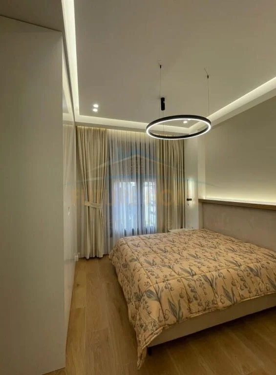 Tirane, jepet me qera apartament 1+1 Kati 3, 70 m² 900 € (Rruga e Kosovareve)