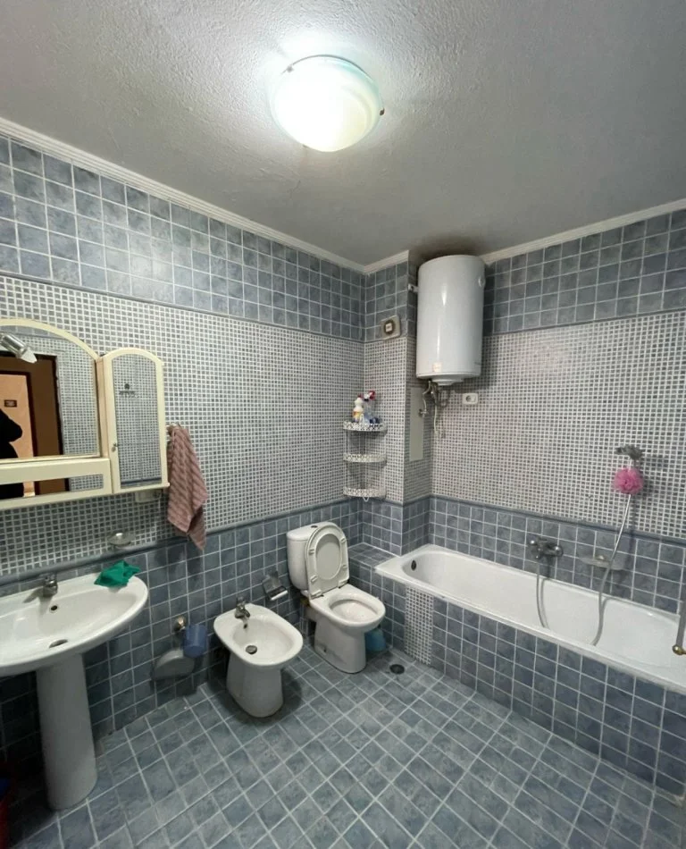 Tirane, jepet me qera apartament 2+1 Kati 8, 85 m² 700 € (RRUGA E ELBASANIT,PRANE NJESISE BASHKIAKE NR 2)