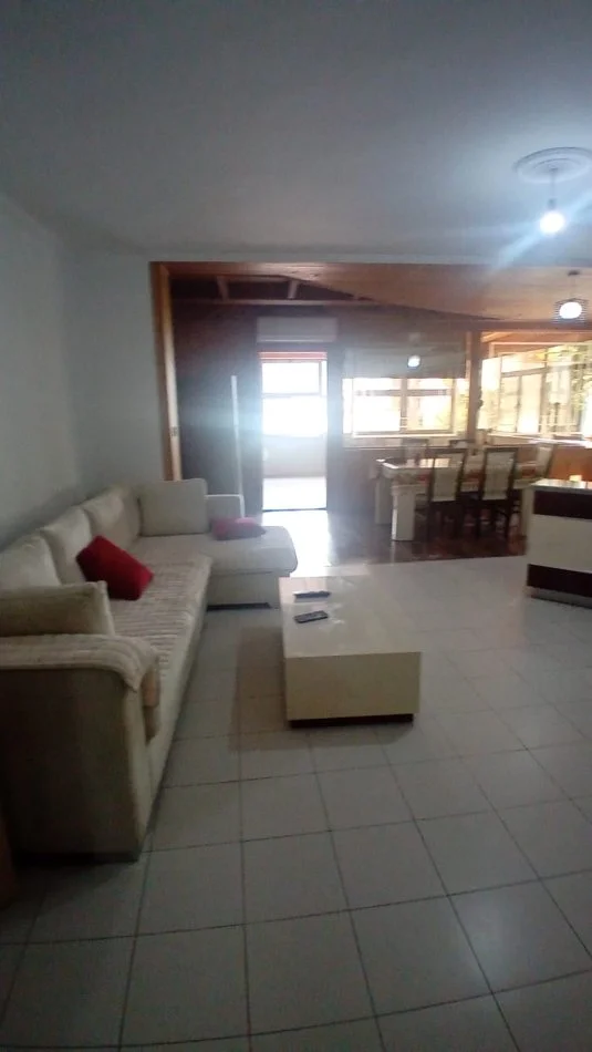 Tirane, jepet me qera apartament 2+1+Ballkon Kati 2, 160 m² 500 € (Yzberisht prane Big Market Bulevard)