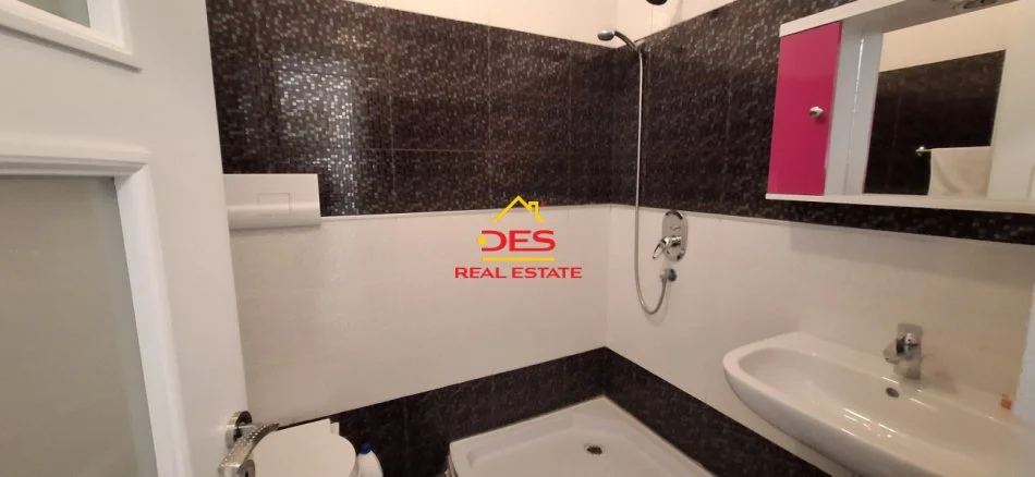 Vlore, jepet me qera apartament 2+1+Ballkon Kati 2, 100 m² 400 € (Rruga Aleksandër Moisiu)