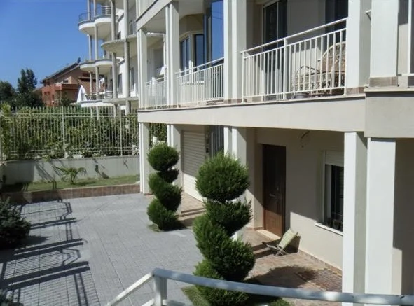 Tirane, jepet me qera Vile 3 Katshe Kati 3, 560 m² 2.500 € 