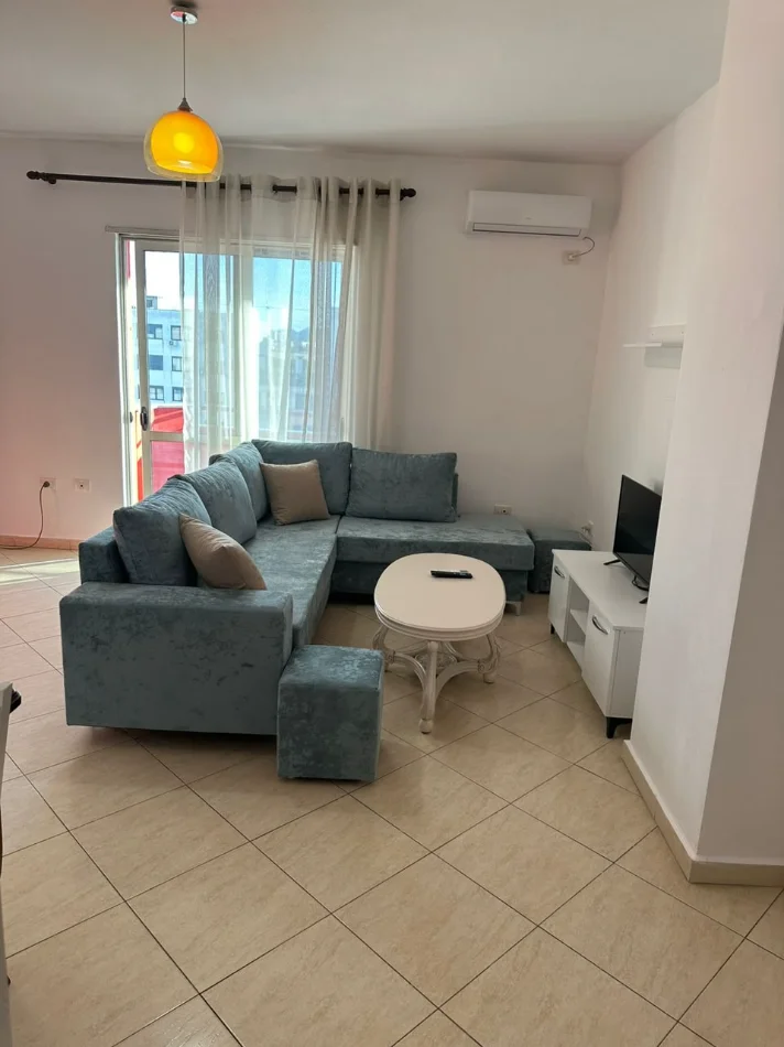 Tirane, jepet me qera apartament 3+1 Kati 8, 115 m² 550 € (Astir)