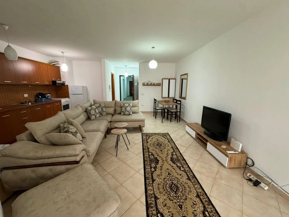 Durres, jepet me qera apartament 2+1+Ballkon Kati 4, 80 m² 400 € 