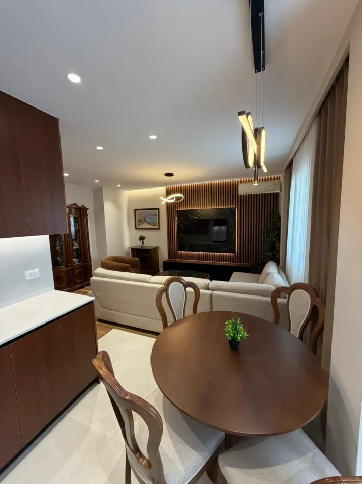 Tirane, shitet apartament 2+1+Aneks+Ballkon Kati 4, 102 m² 250.000 € (rruga e durresit)