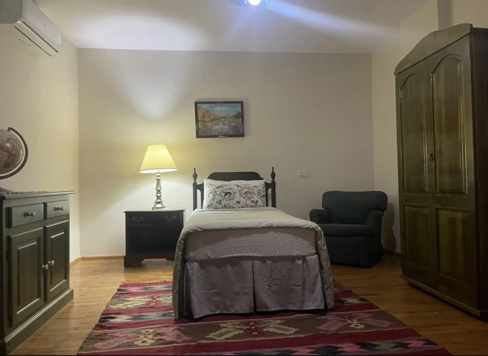 Ofrojme vile me Qira tek Qyteti Studentit.