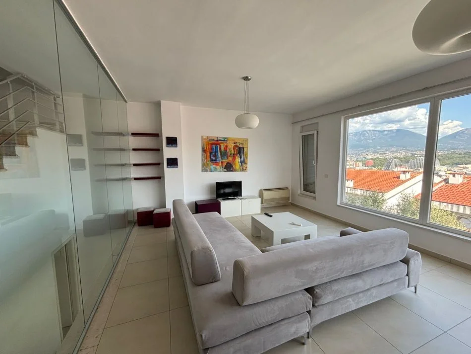 Tirane, jepet me qera Vile 3 Katshe , 460 m² (Kodra e Diellit 1)