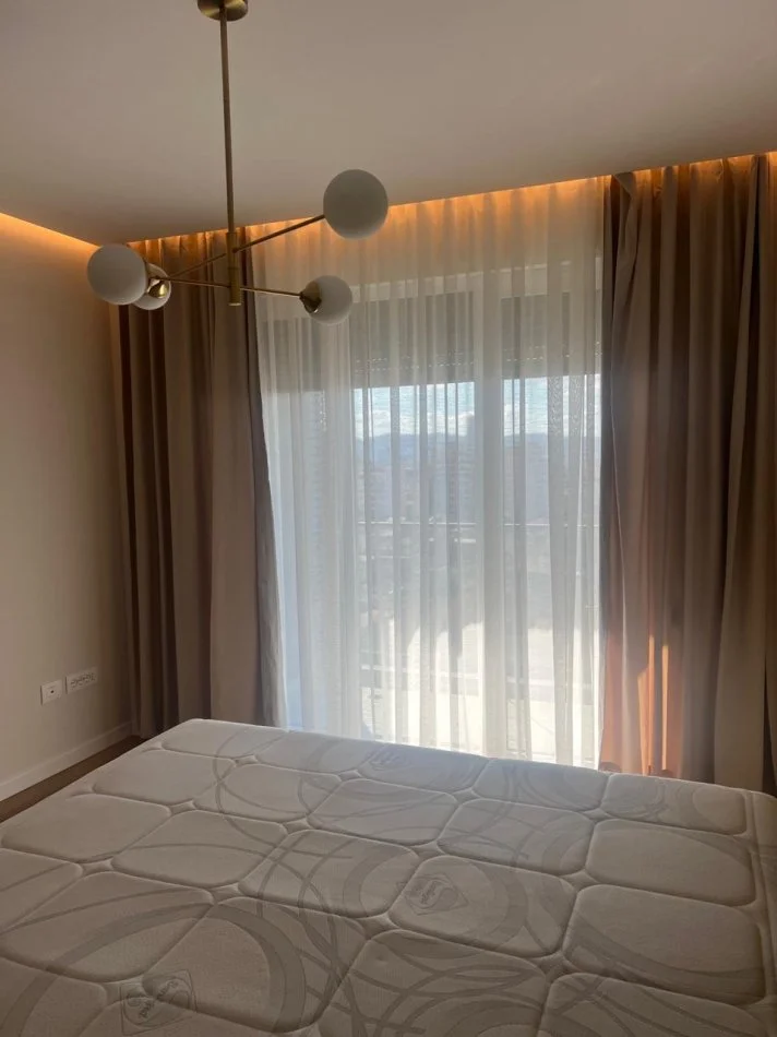 Tirane, jepet me qera apartament 2+1+Aneks+Ballkon Kati 7, 800 € (Nikolla Zoraqi)