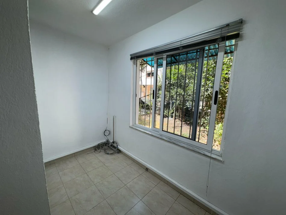 Tirane, jepet me qera 1+1+Ballkon , 65 m² 450 € 