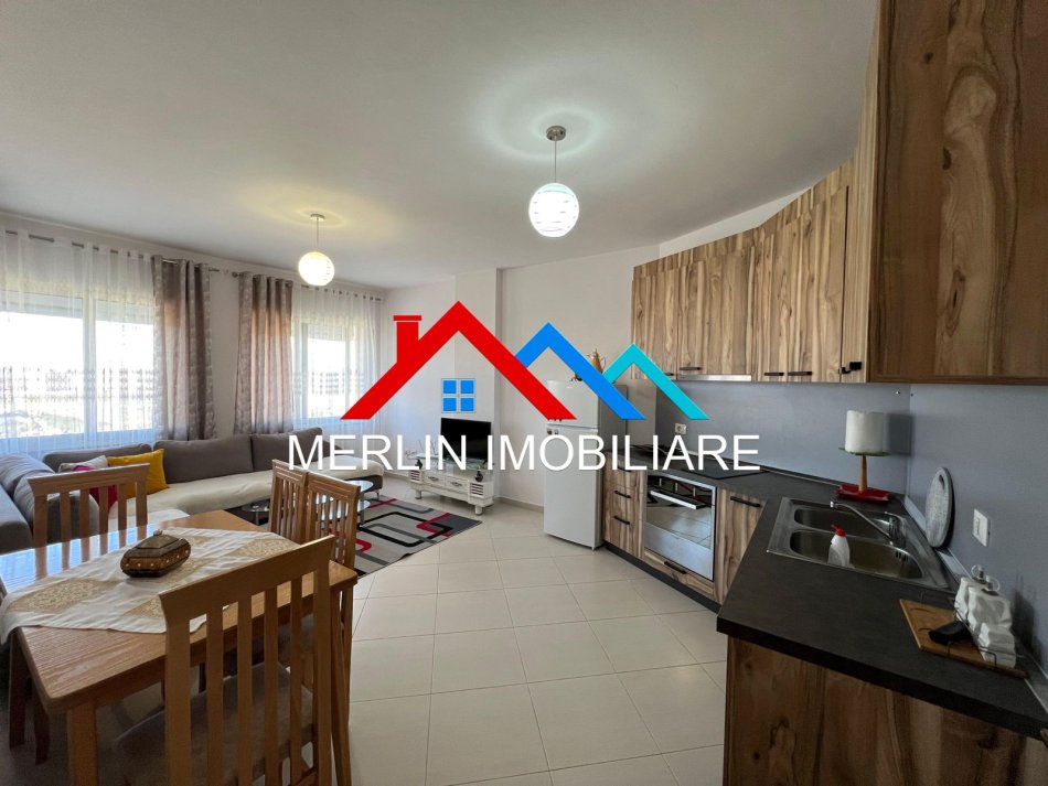 Tirane, jepet me qera apartament 1+1+Ballkon Kati 8, 70 m² 520 € (BULEVARDI MIGJENI,ASTIR)
