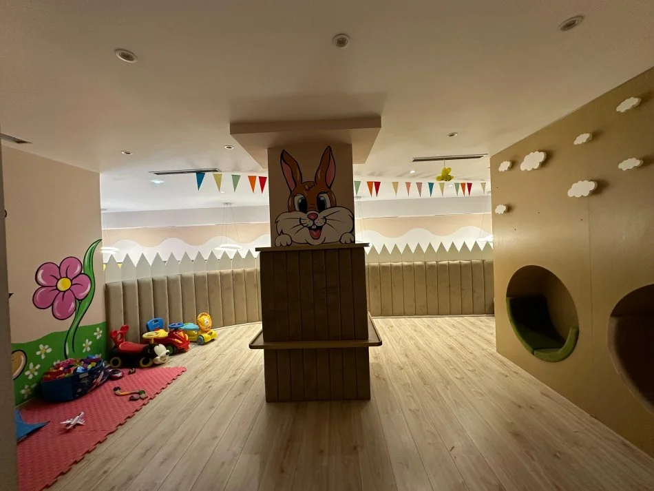 Tirane, shitet ambjent biznesi Kati 0, 131 m² 330.000 € (Rruga Mine Peza)