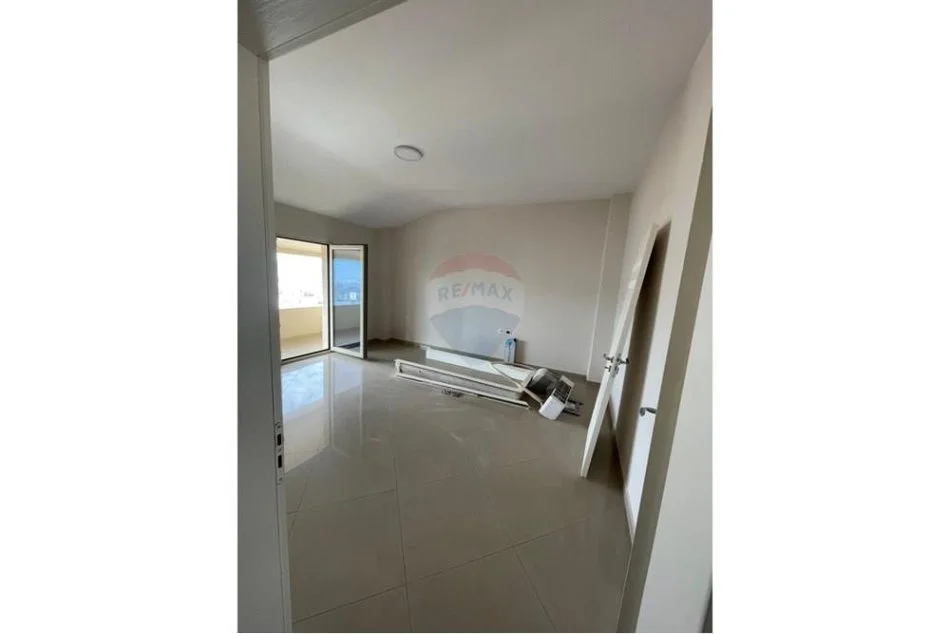 Tirane, jepet me qera 1+1 , (sauk)