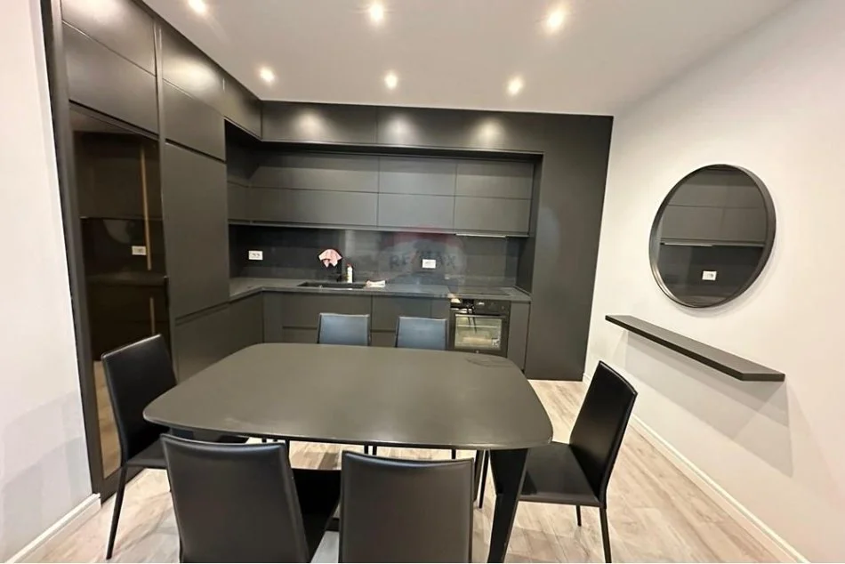 jepet me qera , 85 m² 750 € (Apartament 2+1+2 per qira Porcelan)