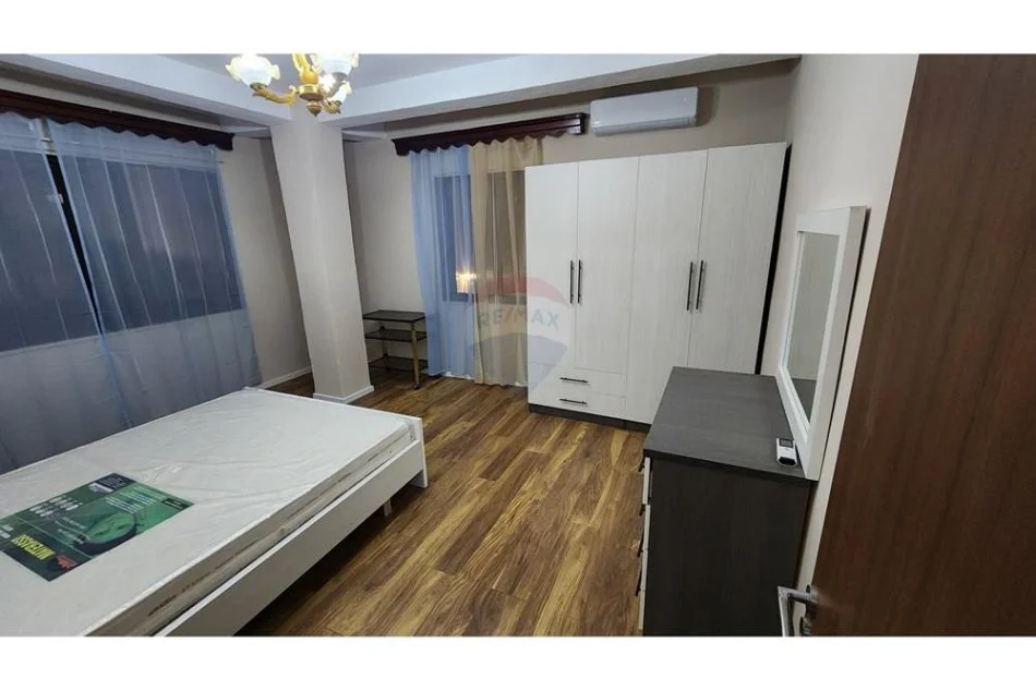 jepet me qera , 105 m² 700 € (Apartament 2+1 Me Qira Myslym Shyri)
