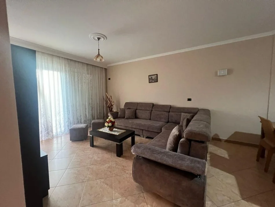 Tirane, jepet me qera apartament 1+1+Ballkon Kati 9, 75 m² 600 € (Rrga. Sami Frasheri !)