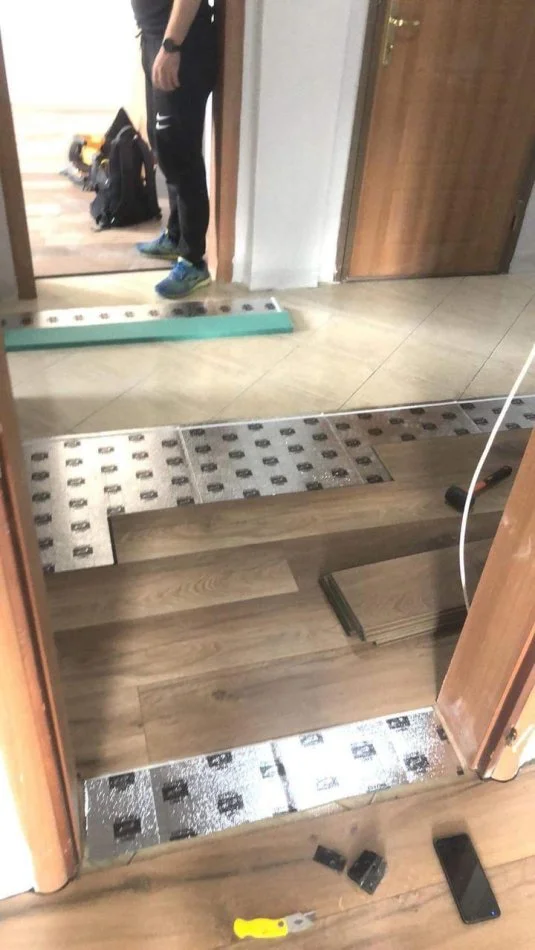 Tirane, shitet apartament 1+1, Kati 4, 