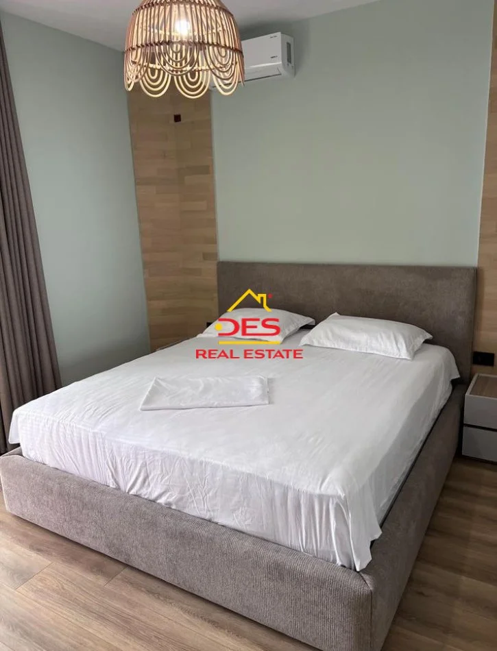 Vlore, jepet me qera apartament 1+1+Ballkon Kati 4, 70 m² 400 € (Rruga Sadik Zotaj)