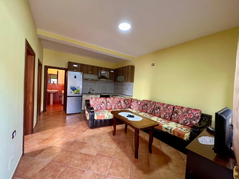 Tirane, jepet me qera apartament 2+1+Ballkon Kati 2, 85 m² 350 € (Rruga Pjeter Budi)