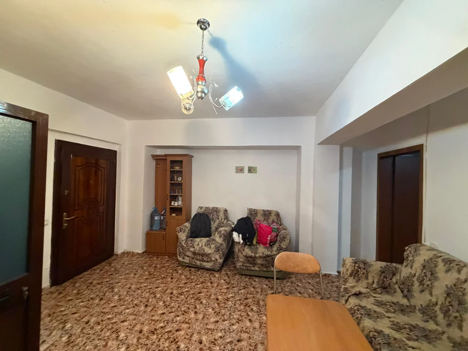 Durres, jepet me qera apartament 1+1 Kati 2, 300 € (Plazh, Iliria)