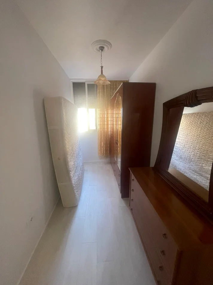 Tirane, jepet me qera 2+1 , 