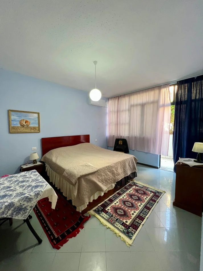 Durres, shitet shtepi 5+1 Kati 2, 490 m² 750.000 € (Shkëmbi i Kavajës)