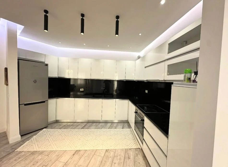 Tirane, shitet apartament 2+1 Kati 7, 85 m² 130.000 € (astir)