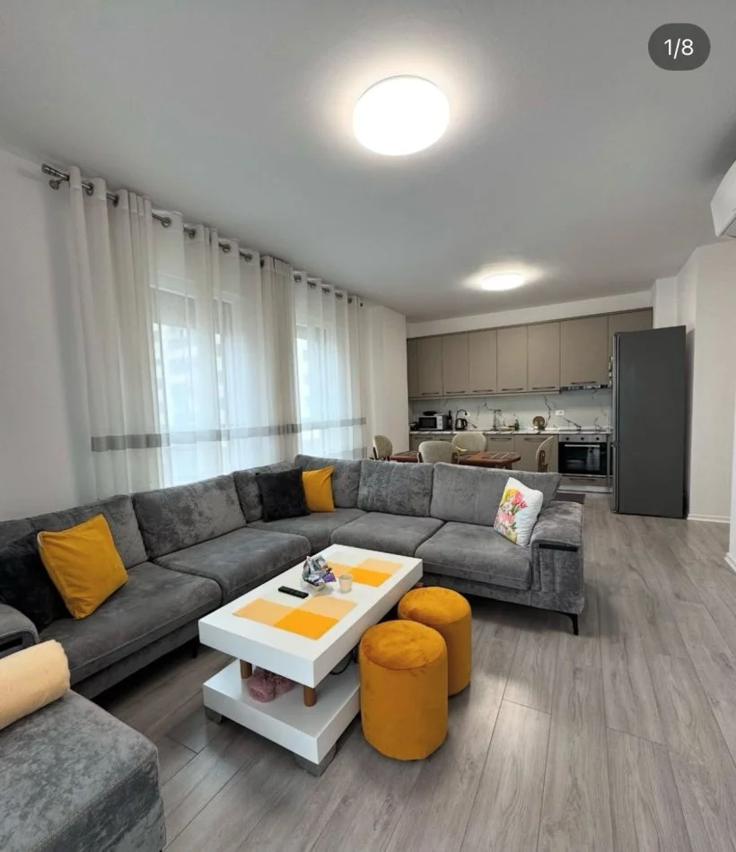 Tirane, jepet me qera apartament 2+1+Ballkon , 103 m² 730 € (Don Bosko)