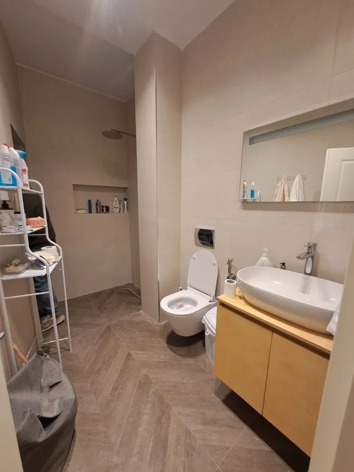 Tirane, jepet me qera garsonier 1+1 Kati 1, 40 m² 500 € (Hoxha Tahsim)