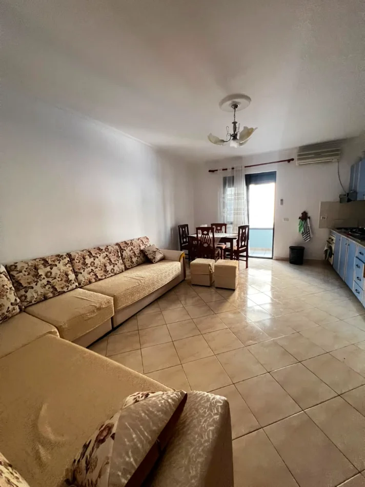 Durres, jepet me qera apartament 2+1+Ballkon Kati 2, 104 m² 500 € (Royal G Hotel,Plazh,Durres)