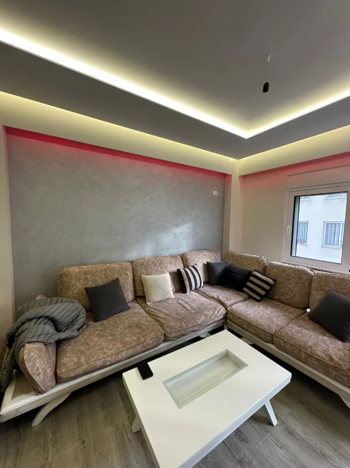 Tirane, shitet apartament 3+1 Kati 3, 127 m² 200.000 €