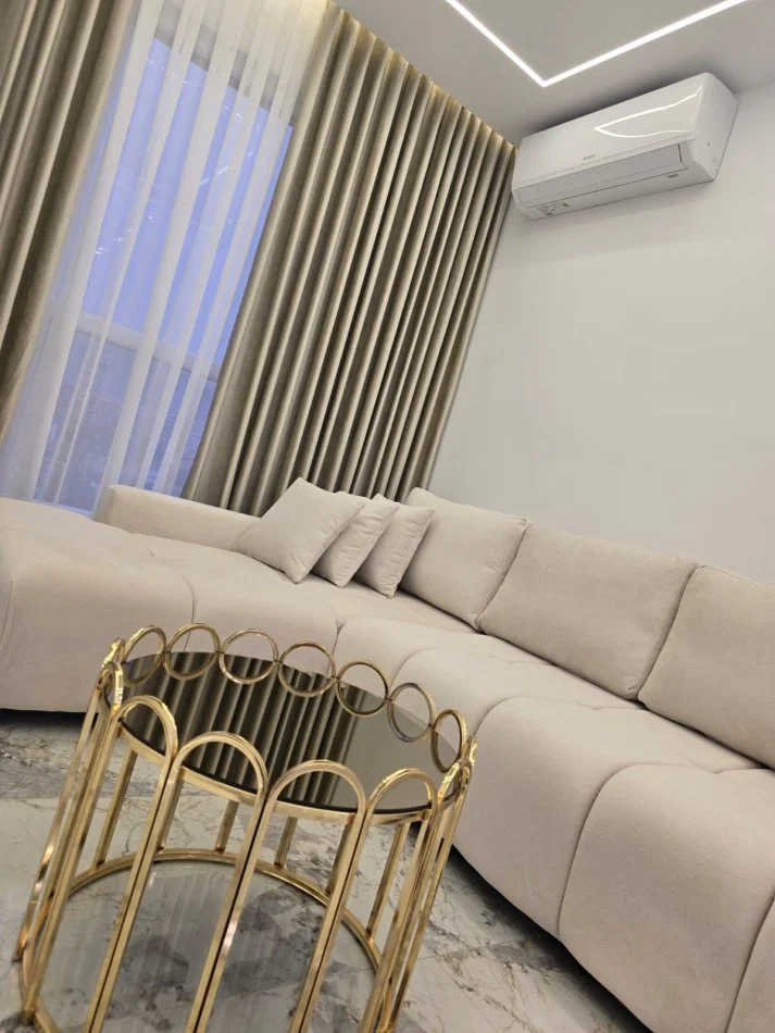 Tirane, jepet me qera apartament 1+1+Ballkon Kati 5, 76 m² 500 € (unaza e madhe)