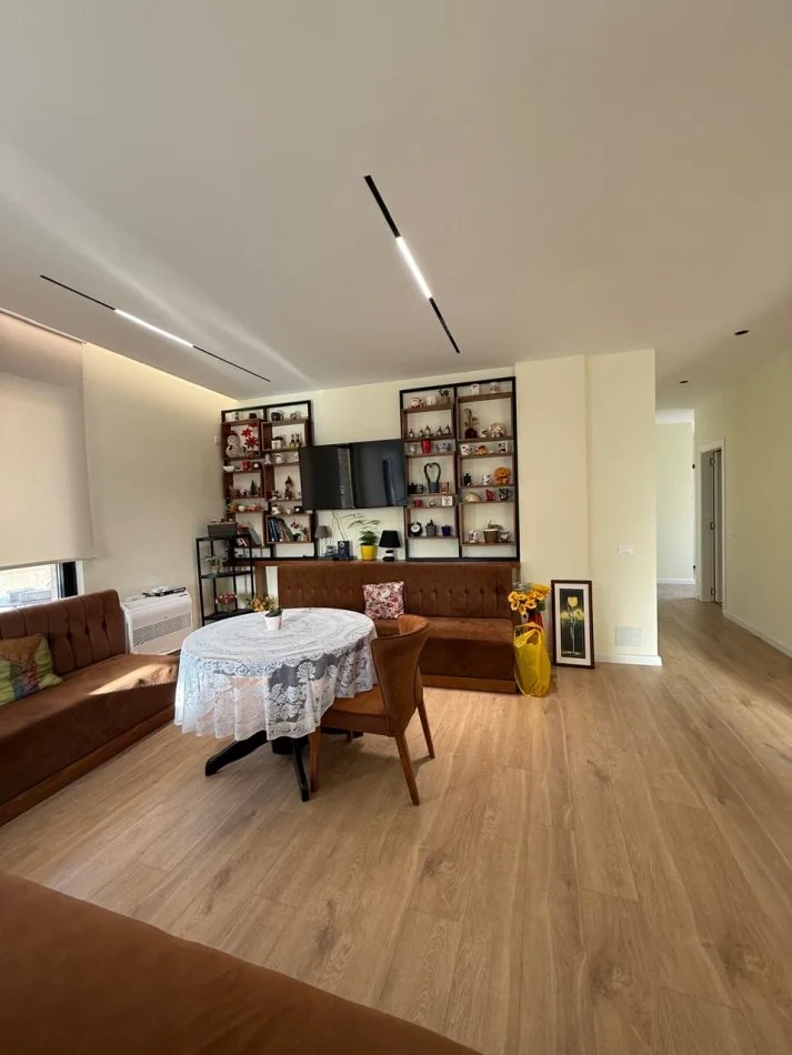 Tirane, shitet apartament 2+1 , 200 m² 352.000 € (Siri Kodra)