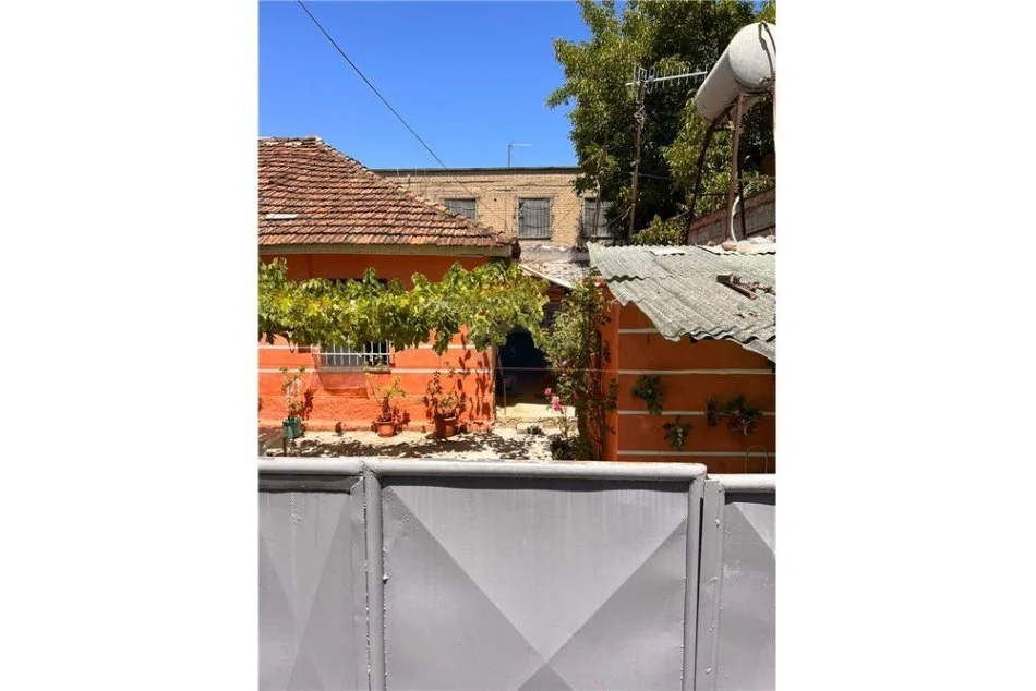 Tirane, shitet apartament 2+1 Kati 1, 200 m² 250.000 € (Ali Dem)