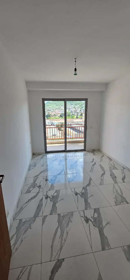 Tirane, jepet me qera apartament 2+1+Ballkon , 128 m² 500 € 