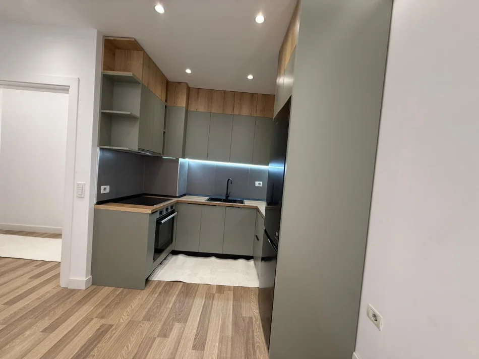 Tirane, shitet apartament 1+1+Ballkon Kati 4, 61 m² 120.000 € (Rruga Aleksandri i Madh)