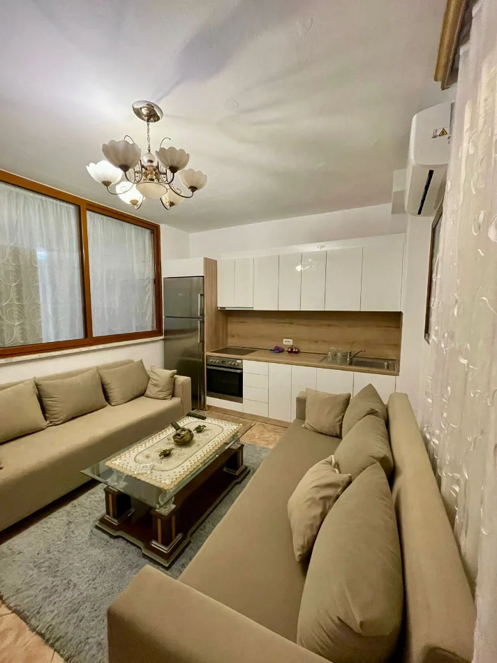 Tirane, jepet me qera apartament 2+1 Kati 2, 70 m² 600 € 
